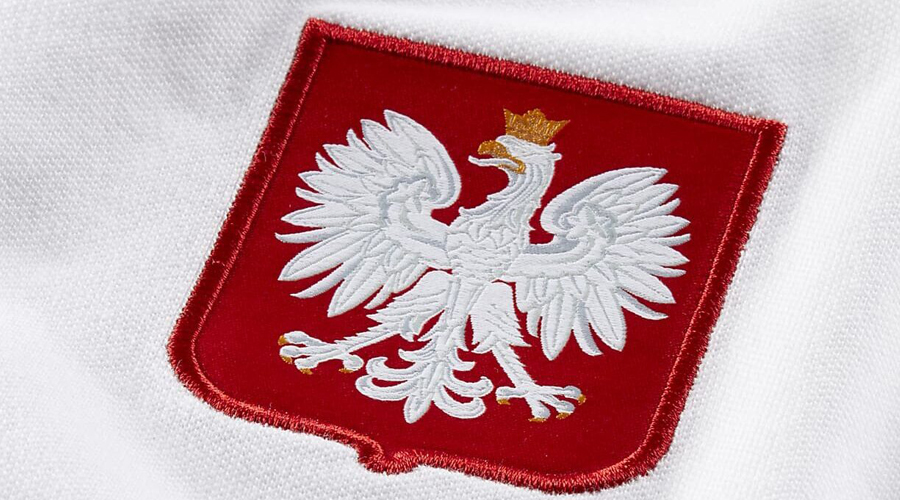 Escudo de Polonia en camiseta de futbol